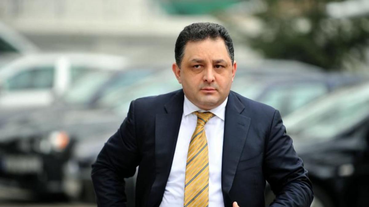 100 de minute vanghelie agent de campanie pentru eba primarul de la sectorul 5 strangea semnaturi