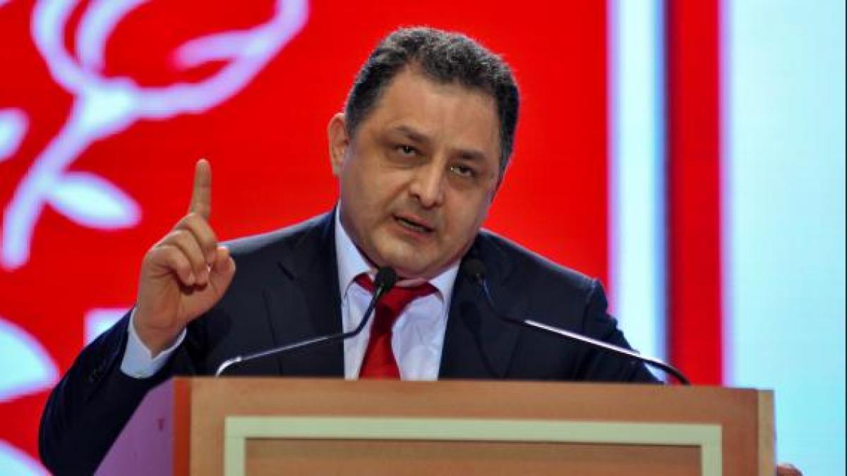 ce mai facea vanghelie care este cand credea ca nimeni nu se uita in ograda sectorului 5 milioane