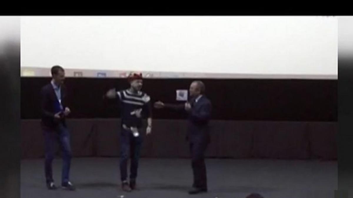 sinteza zilei emil boc tratat ca un manelist