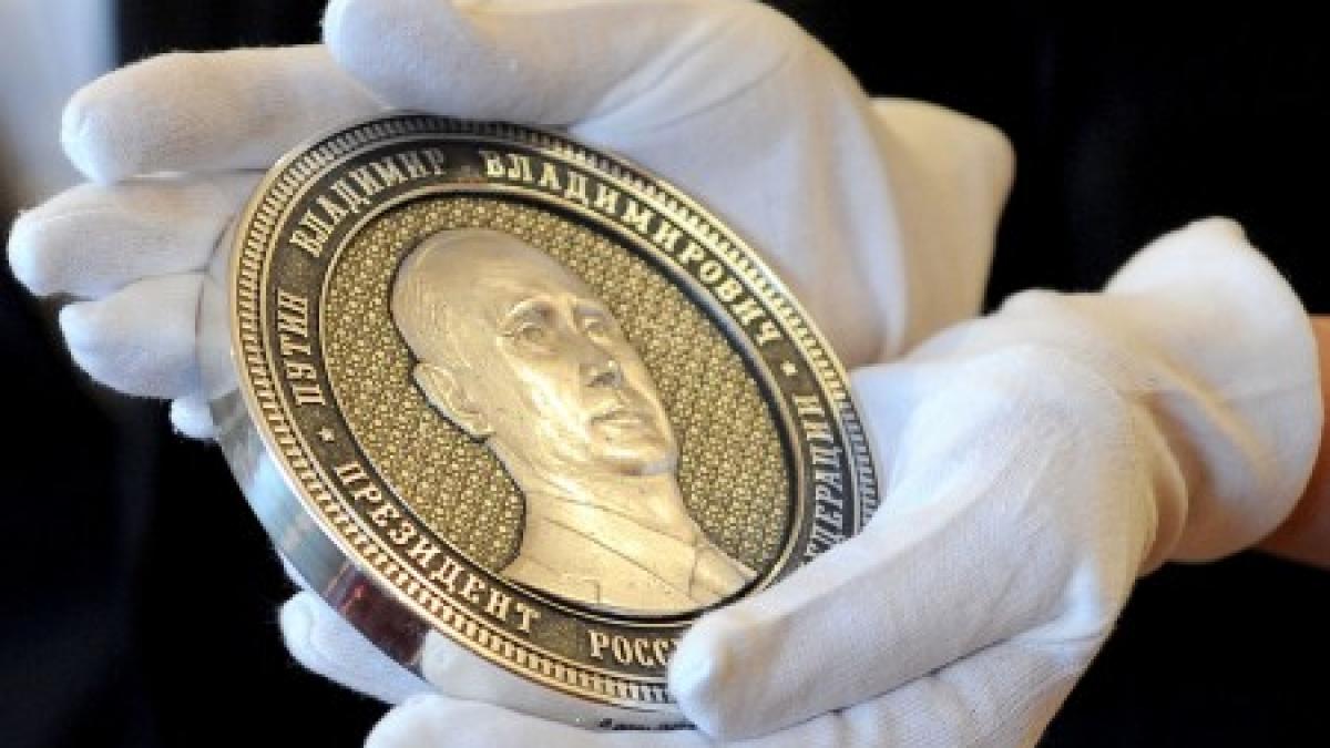 euro ar putea avea concurenta putin isi indeamna aliatii din uniunea economica eurasiatica sa