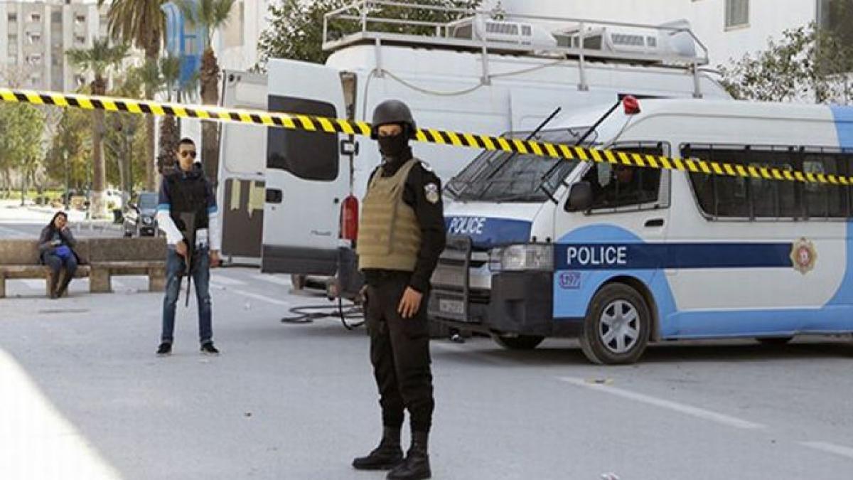 seful politiei din tunis a fost destituit dupa o vizita fulger a premierului in oras