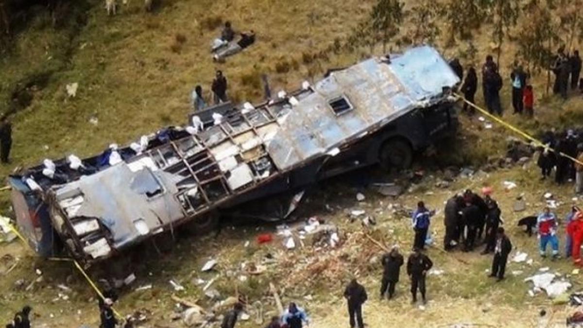 accident cu 37 de morti si 80 de raniti tragedia pe o sosea din peru