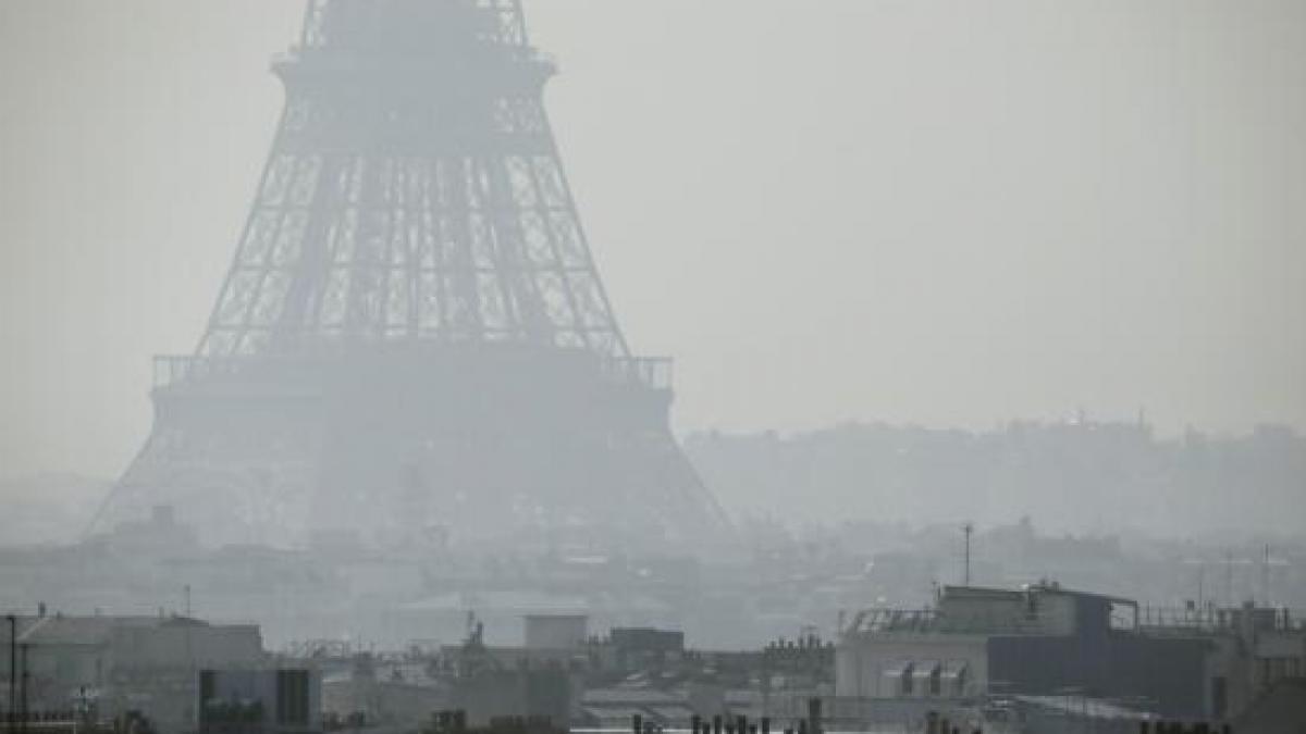 nivel ridicat de poluare in paris autoritatile franceze au reintrodus circulatia alternativa