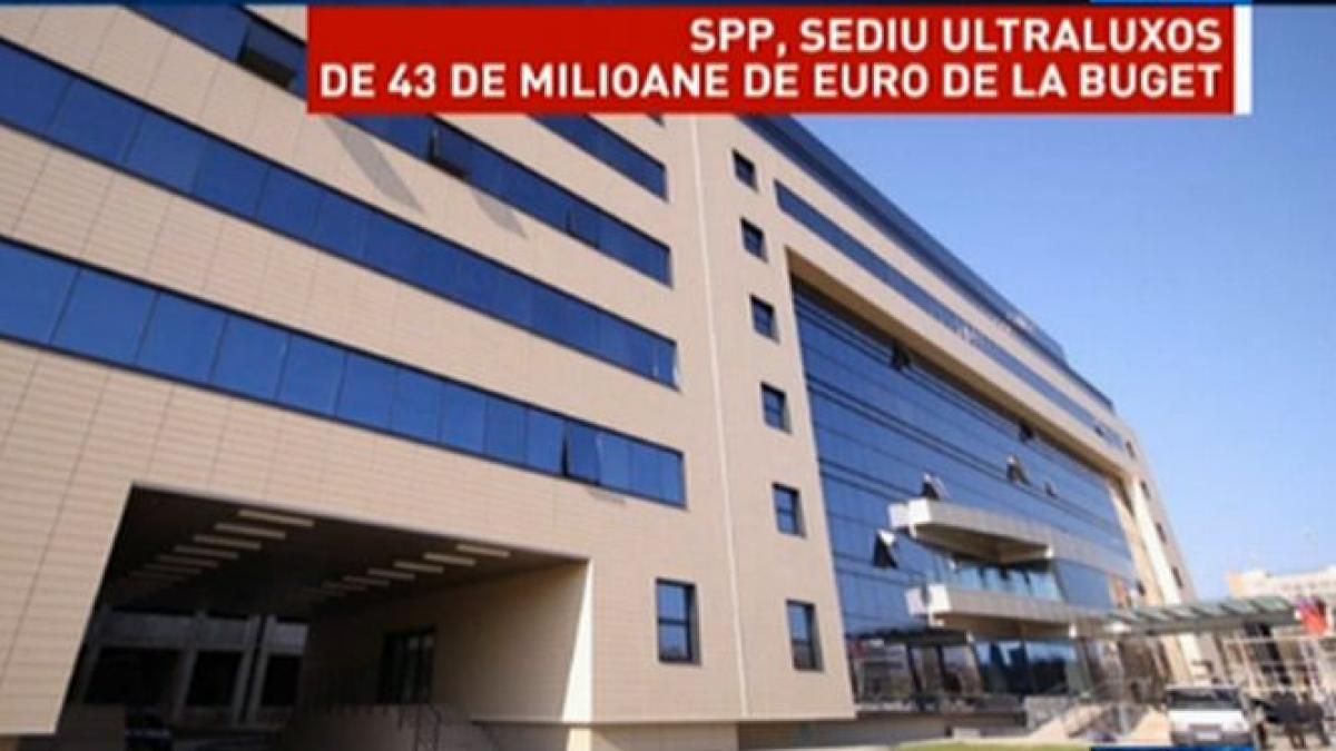 sinteza zilei cand se taiau pensiile si salariile romanilor basescu ridica sediu de zeci de