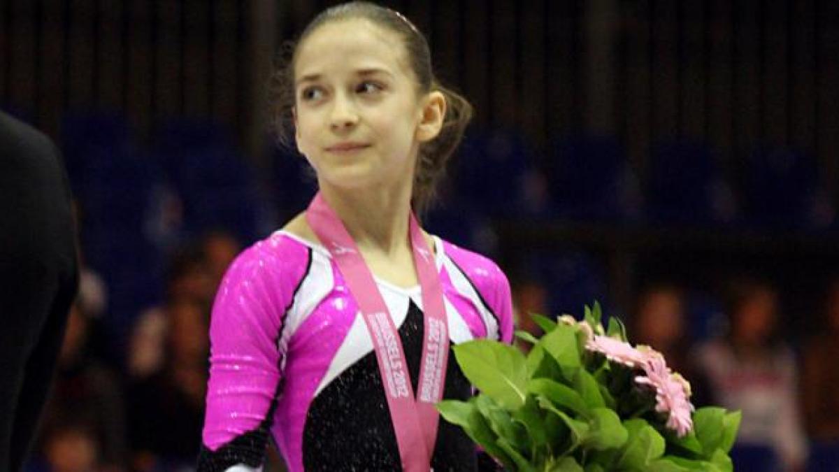 andreea munteanu in locul larisei iordache in lotul pentru campionatul european de gimnastica