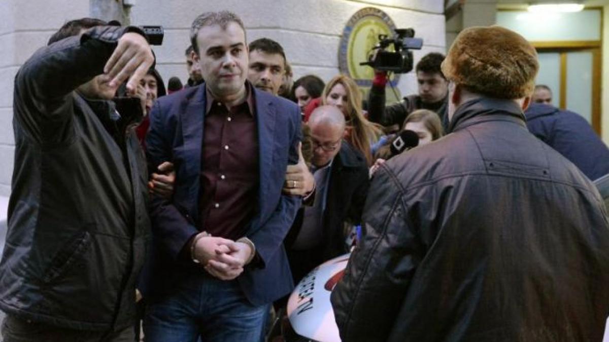 darius valcov a fost retinut fostul ministru a iesit incatusat din sediul dna