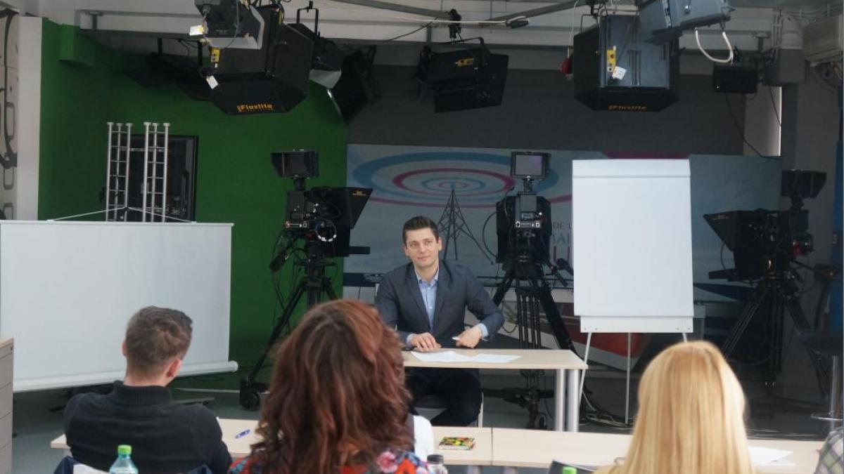 valentin butnaru prezentatorul observator da emotii studentilor ima