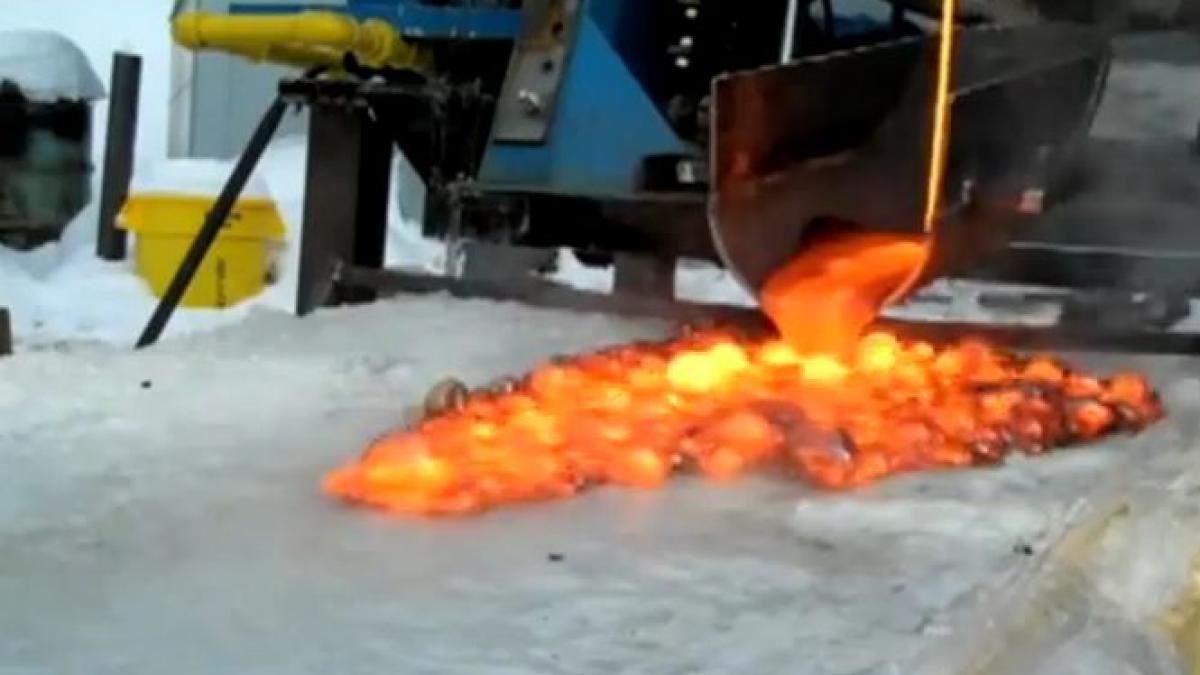 experiment uluitor iata ce se intampla cand lava intalneste gheata