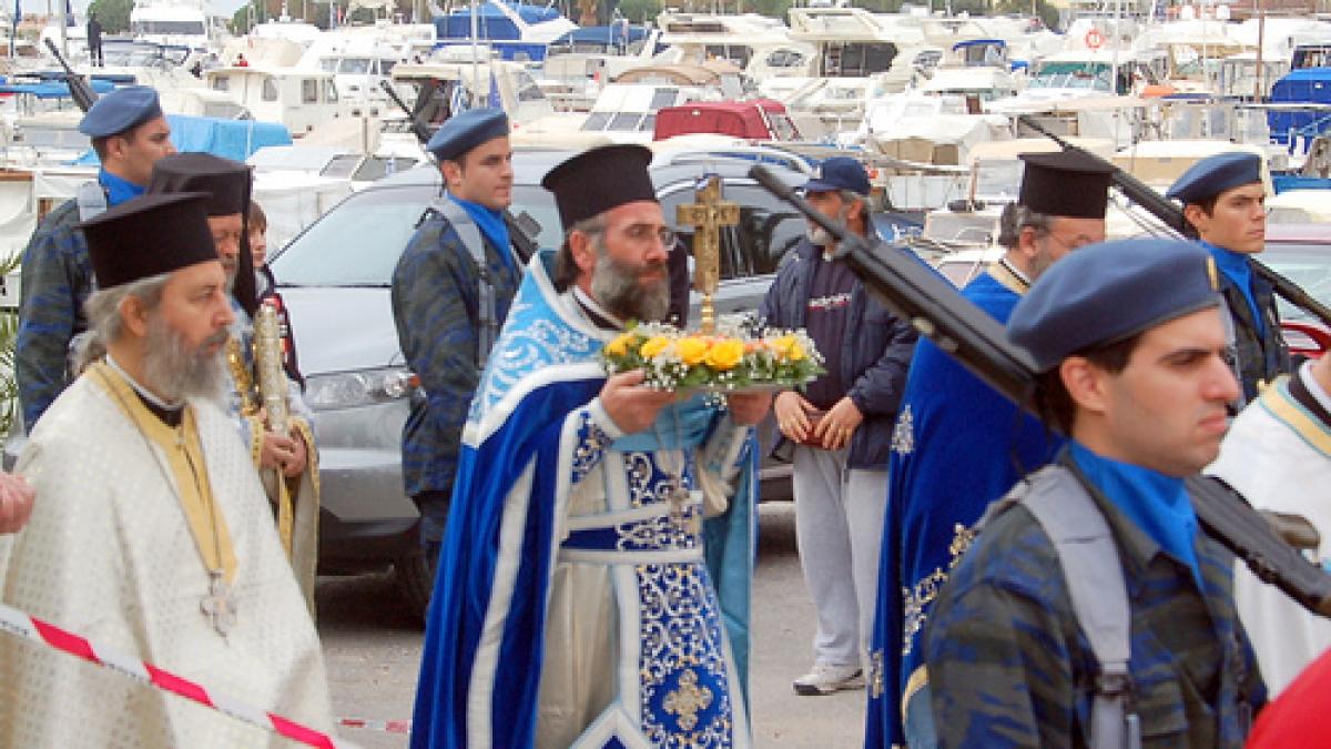 grecia sfideaza pur si simplu uniunea europeana au sarbatorit cu mare fast ziua independentei chiar