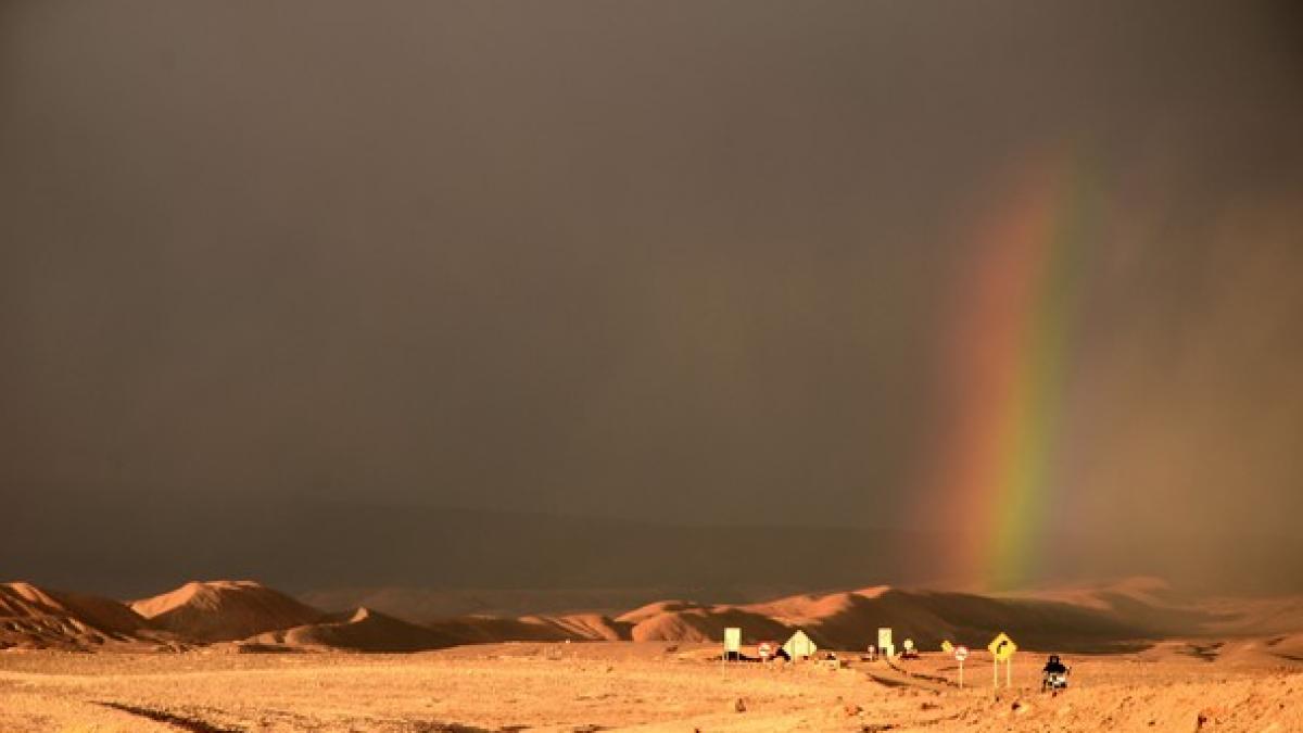 inundatii in cel mai uscat loc de pe planeta peste 700 de case au fost distruse