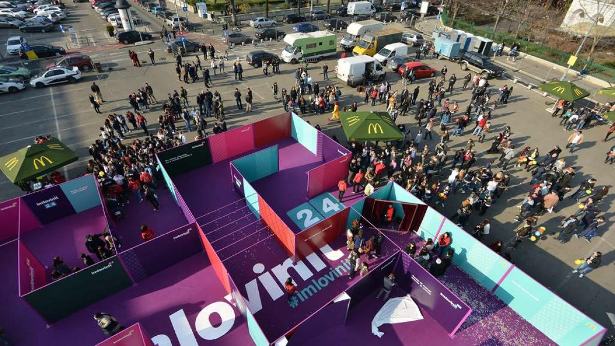 p mcdonald s romania transforma piata george enescu intr un labirint de zambete