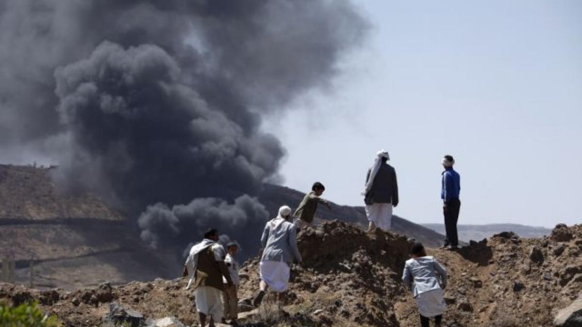 yemen 14 corpuri carbonizate au fost scoase dintr un depozit de arme la aden numarul mortilor se