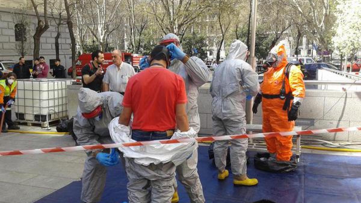 alerta in spania pachet suspect in oficiul postal din palatul cibeles