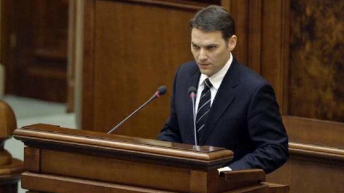 dan sova nu vede niciun motiv pentru care ar demisiona de la facultatea de drept