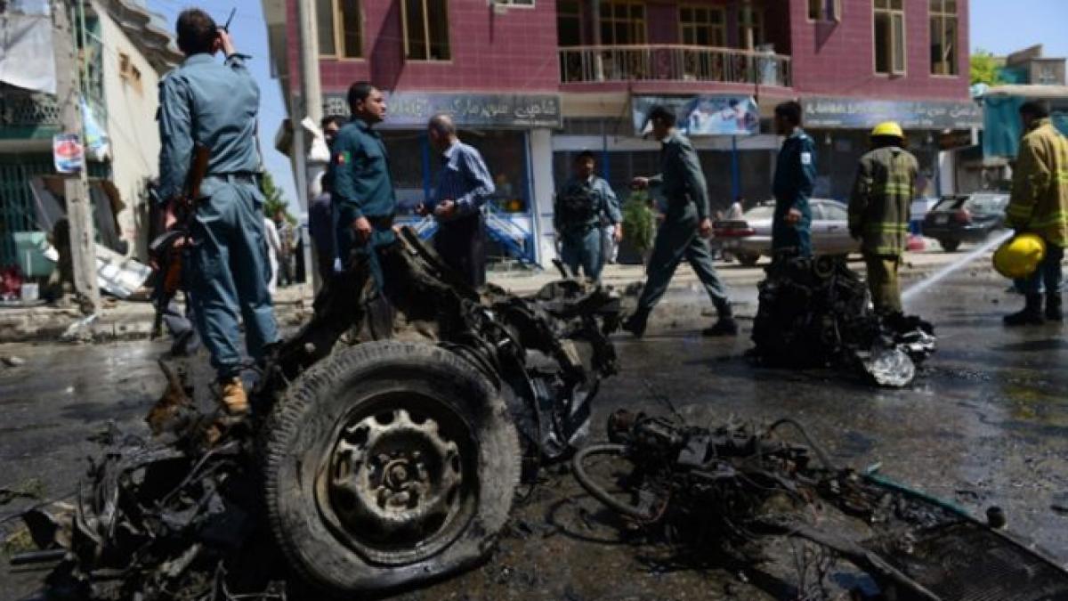 deputat ranit in urma unui atentat sinucigas la kabul trei oameni au murit si opt au fost raniti