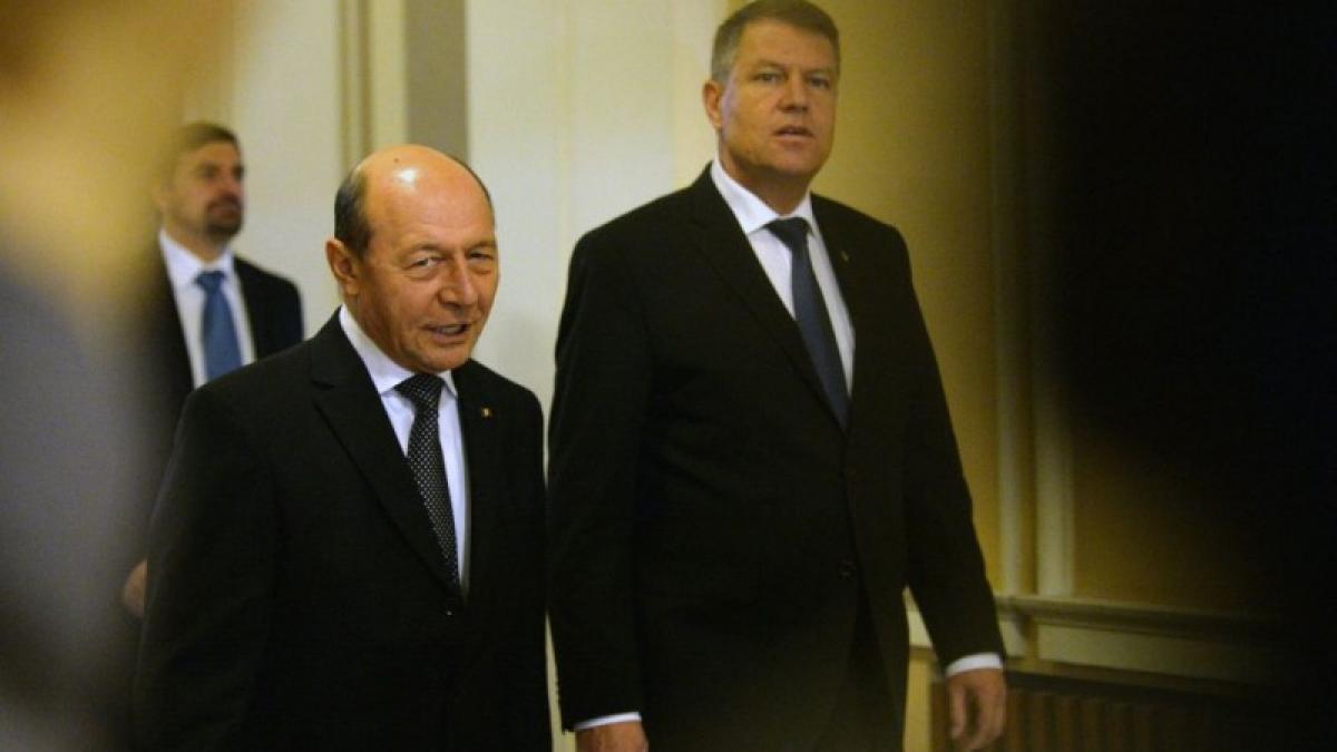 basescu il urecheaza pe iohannis pe facebook si eu am facut erori toti avem nevoie de speranta