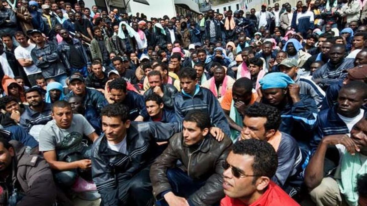 italia incendiu puternic la un centru de emigranti din roma