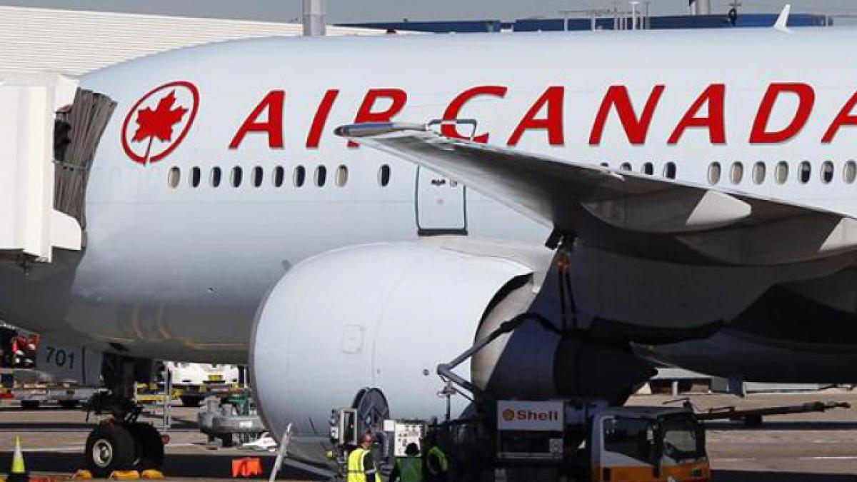 un incident aviatic a provocat panica pe un aeroport din canada o aeronava a iesit de pe pista si a