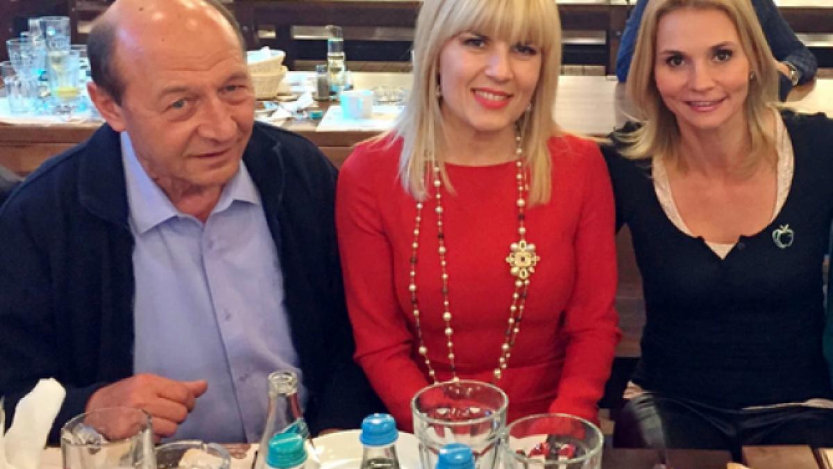 udrea intoarce armele impotriva lui basescu sper ca poate face mai mult de atat