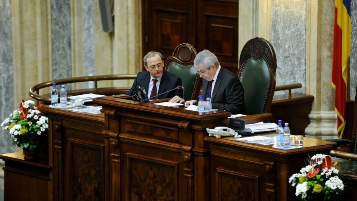 la ordinea zilei scandal in senat pnl forteaza demisia lui tariceanu deputatul mihai voicu