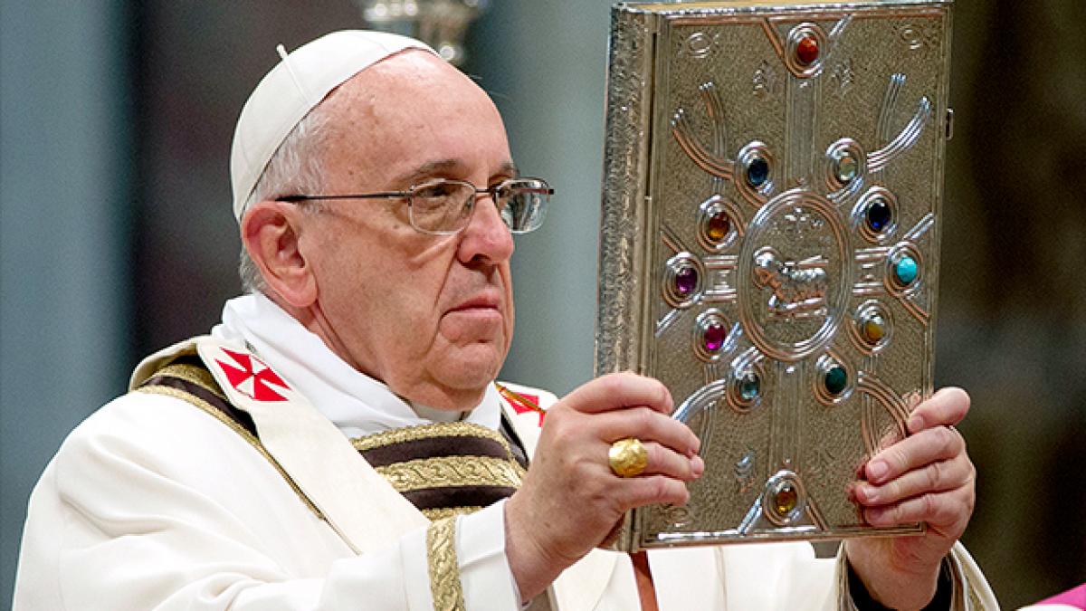 papa francisc le a cerut preotilor sa nu aiba fete acrite si sa nu fie plicticosi