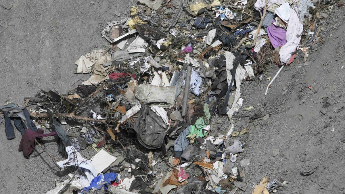 cutia neagra confirma avionul companiei germanwings a fost prabusit intentionat