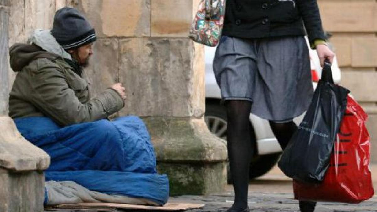 jumatate dintre suedezi vor interzicerea cersitului premierul spune ca o lege impotriva saraciei