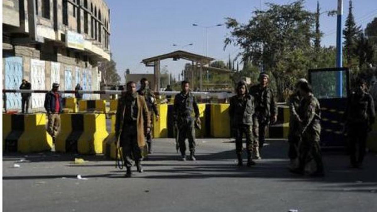 ajutoarele pe care crucea rosie trebuia sa le trimita in yemen impiedicate de probleme de logistica