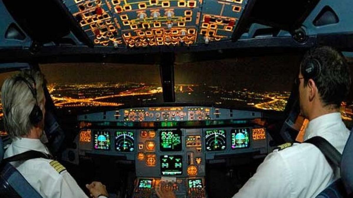 pilotii unui avion de pasageri s au luat la bataie in carlinga