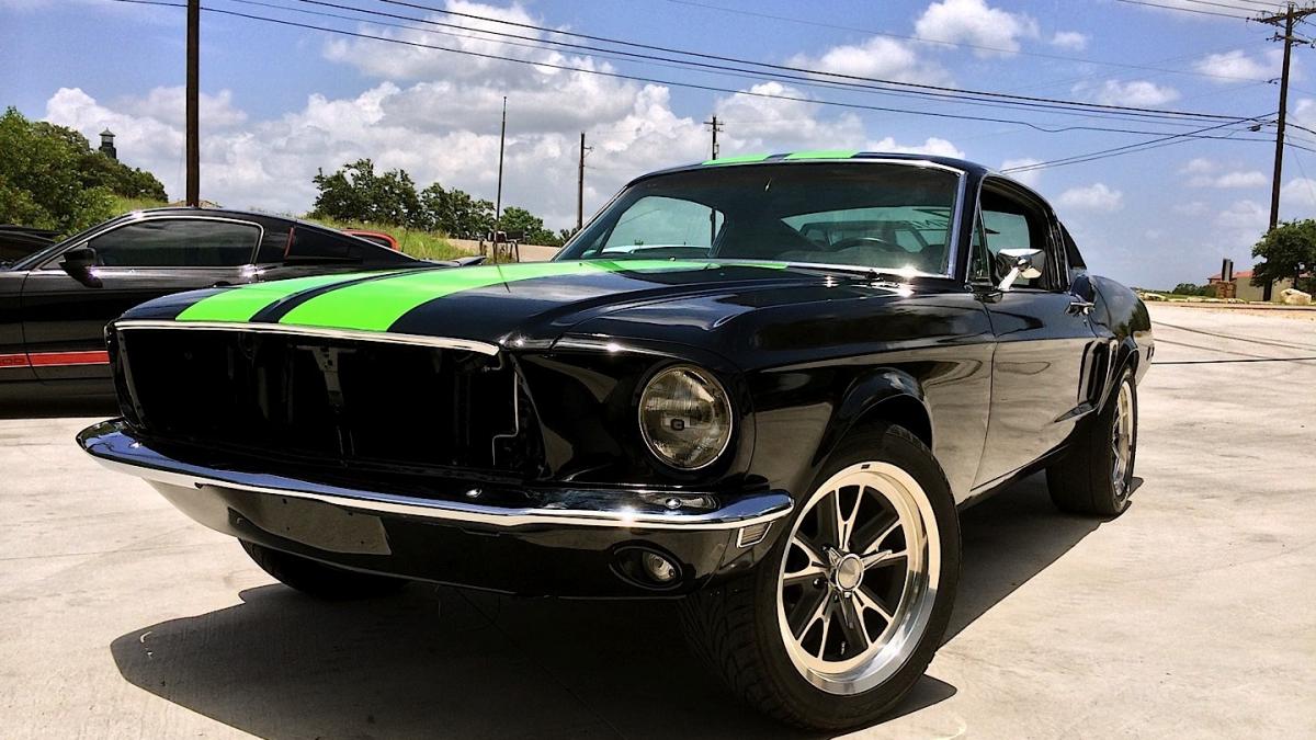 un mustang din 1968 mai rapid decat bugatti veyron