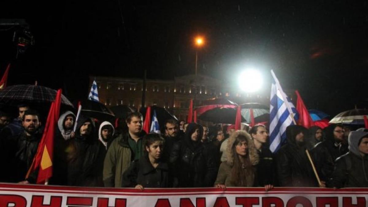 anarhistii greci si au reluat protestele violente patru manifestanti au fost arestati