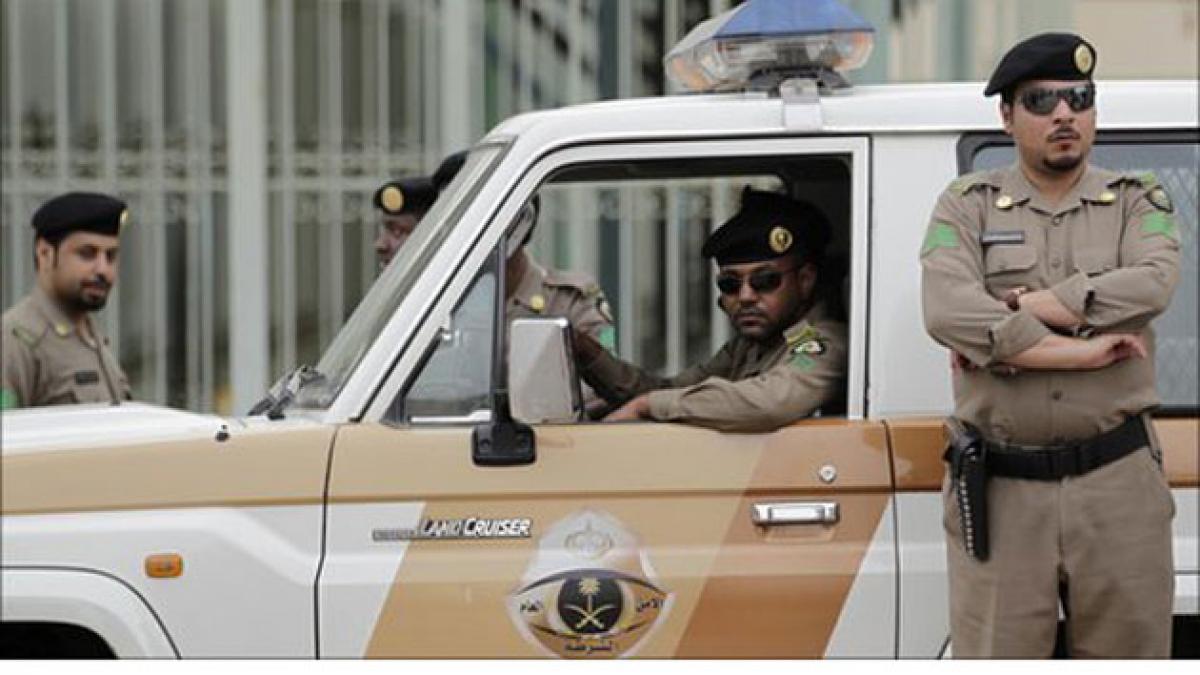 doi politisti sauditi au fost asasinati in plina strada