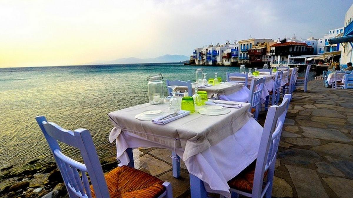 dejun in restaurantele de pe malul marii in mykonos