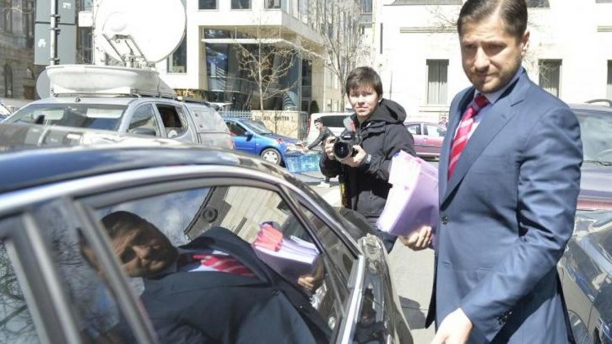 update numele ginerelui lui basescu in dosarul retrocedarilor radu pricop facea actele pentru mafia