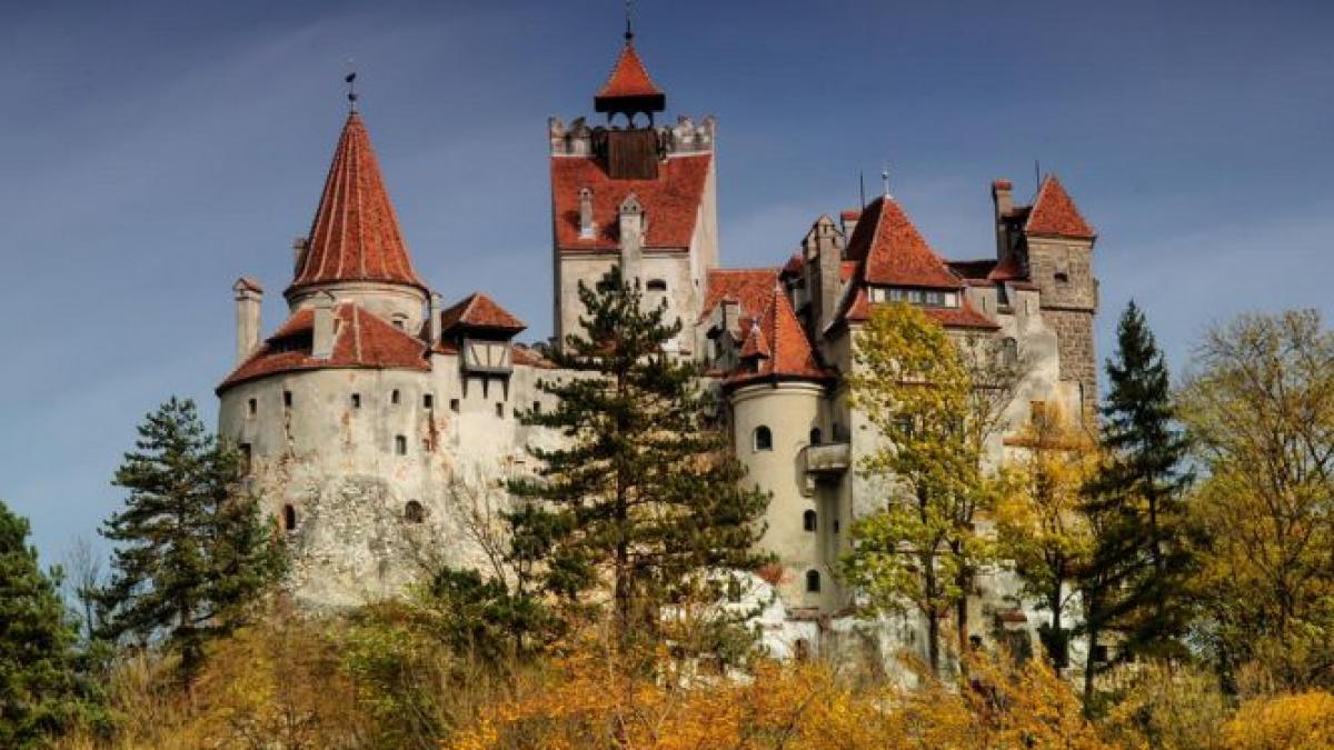 cel mai popular obiectiv turistic din romania castelul bran scos la vanzare pentru 80 de milioane