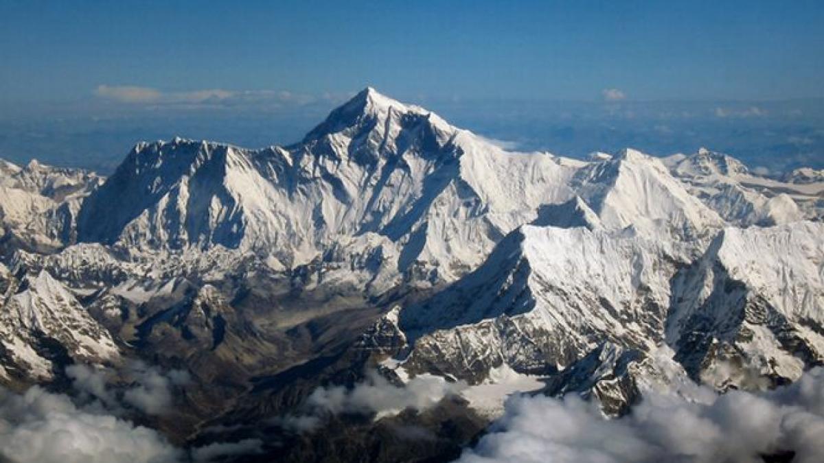 china vrea sa construiasca un tunel feroviar pe sub everest