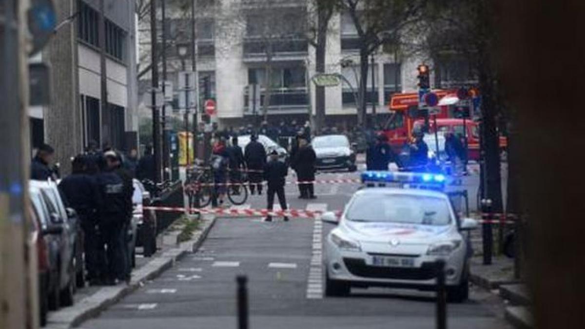 valls sapte francezi sau rezidenti in franta autori ai unor atentate sinucigase in irak si siria