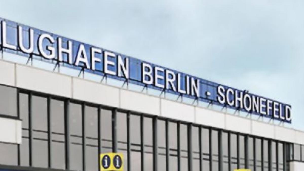 alerta cu bomba aeroportul international schonefeld din berlin a fost evacuat