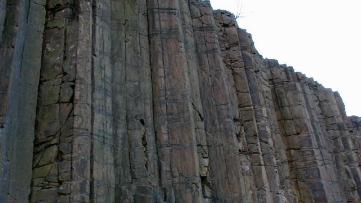 alpinist scapat cu viata dupa o cazatura in gol