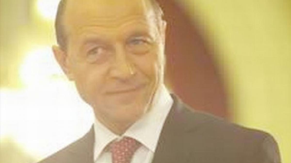 traian basescu ataca procurorii din dosarele apropiatilor