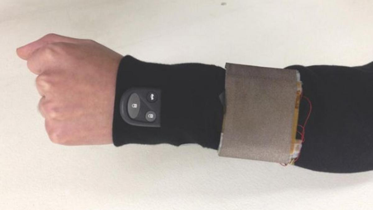 un material textil care genereaza electricitate creat de oamenii de stiinta din coreea de sud