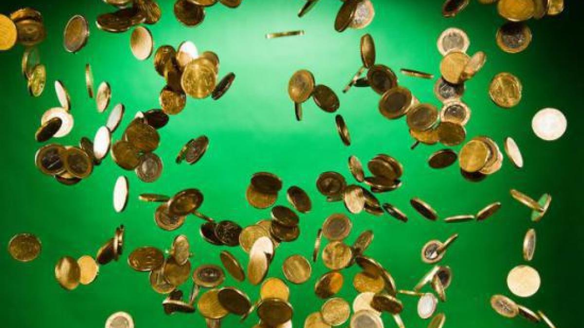 euro a trecut pragul de 4 43 lei vezi cotatia bnr