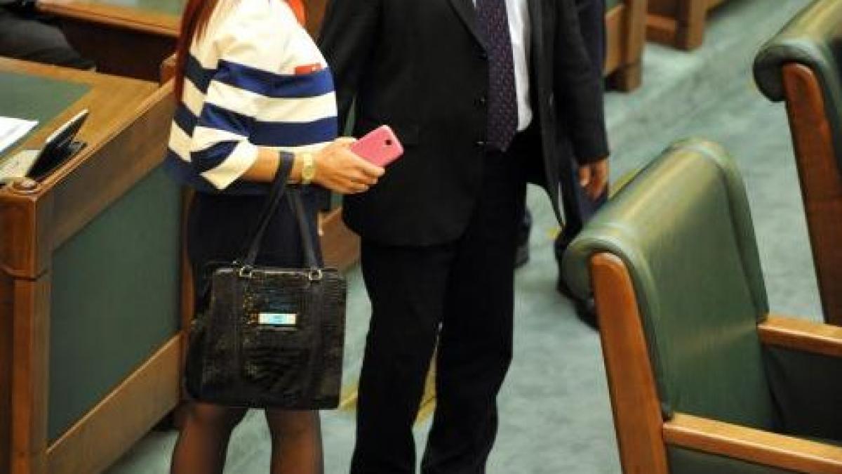 senatoarea pentru care banii din indemnizatia de parlamentar o pun in dificultate nu mi ajung nici