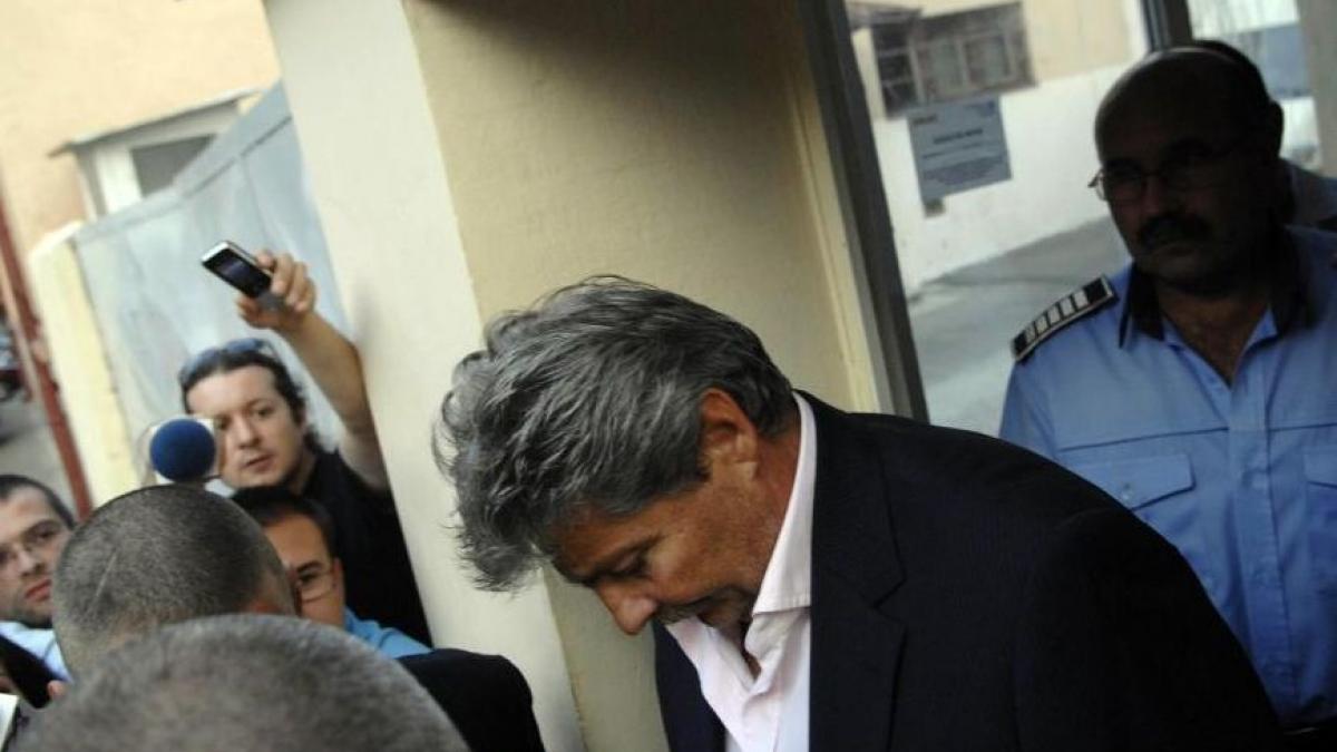 vintu acuzat de magistrati de inginerii financiare de spalare a banilor obtinuti din delapidarea fni