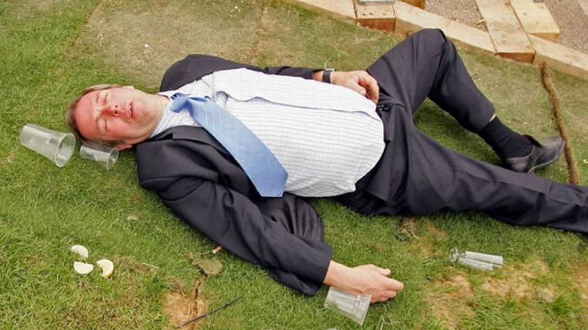 aplicatia care te poate salva sterge toate postarile jenante de pe paginile de socializare