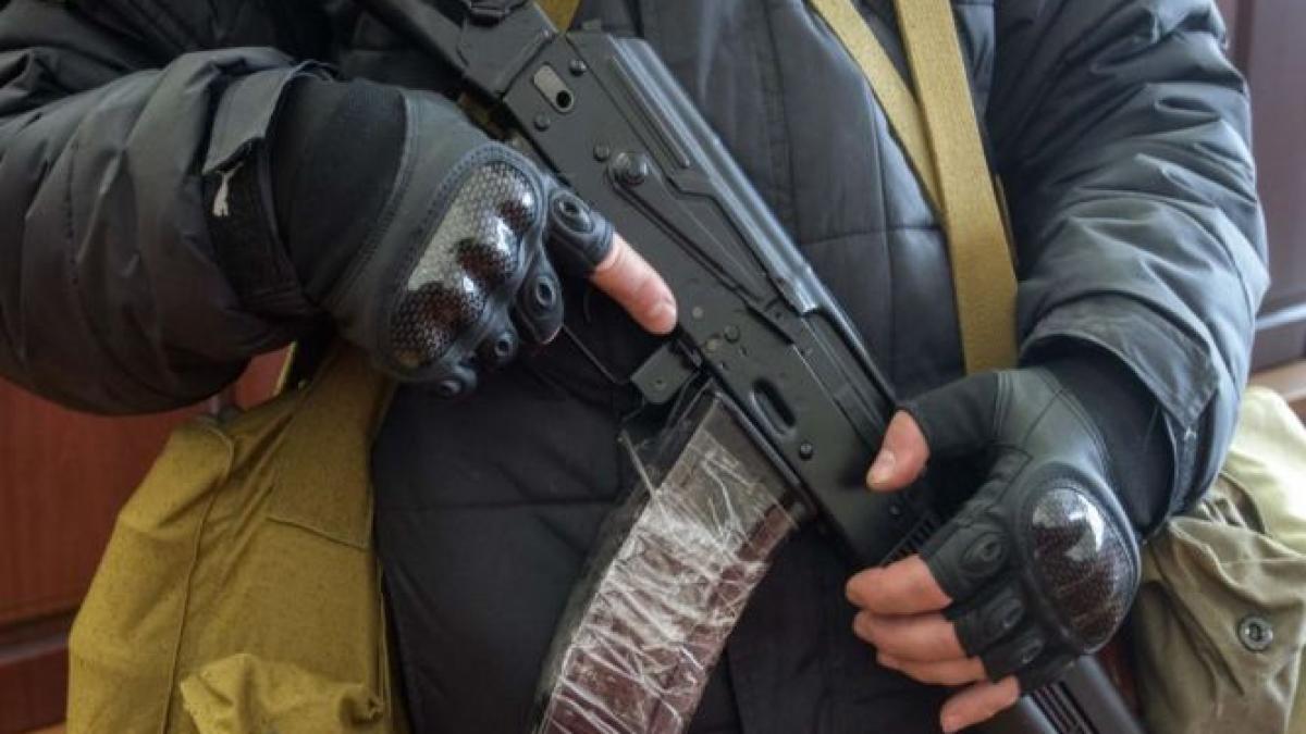 macedonia mai multi barbati inarmati au atacat o sectie de politie