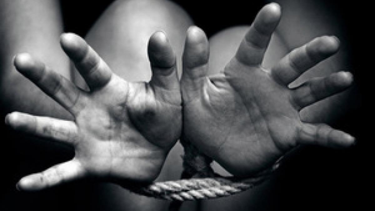 opt romani victime ale sclaviei moderne au fost salvati de autoritatile britanice