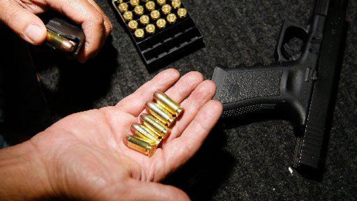 un barbat si a ucis calculatorul cu 8 focuri de arma pentru ce este acuzat acum