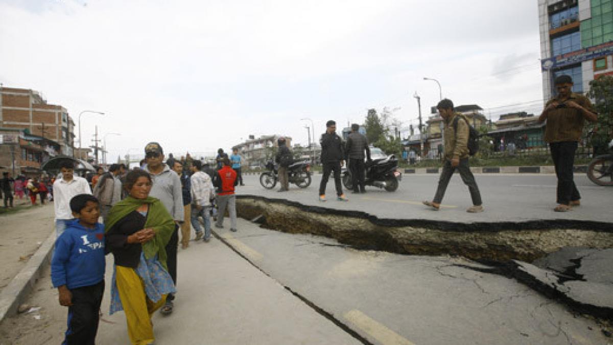 mii de persoane isi vor petrece noaptea pe strazi in nepal
