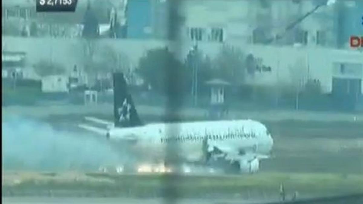 video aterizare de urgenta la istanbul dupa ce unul din motoare a luat foc
